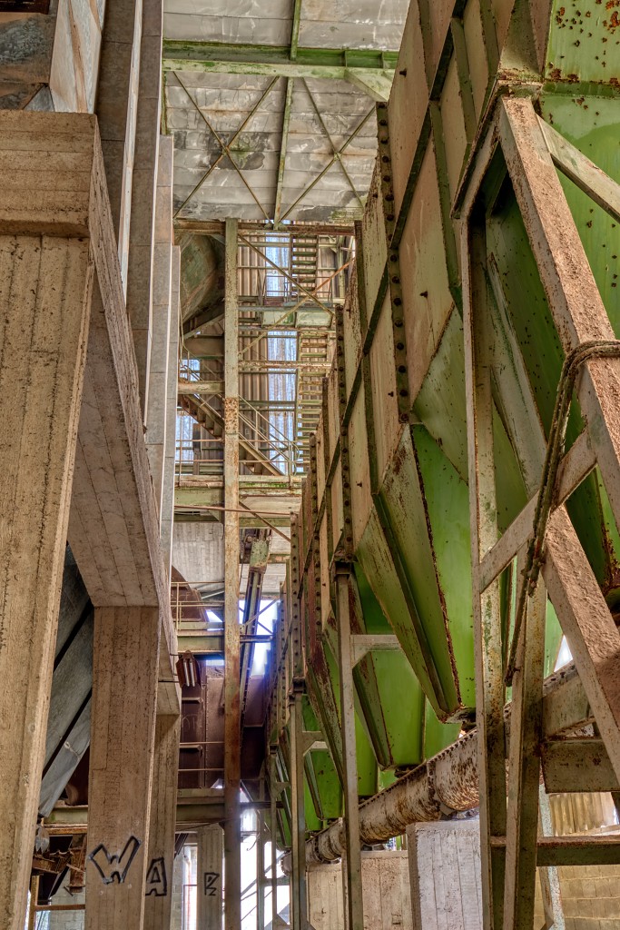 limestone factory hdr urbex belgie trash abandoned luik decay verlaten kalkoven kalksteengroeve ampsin museum